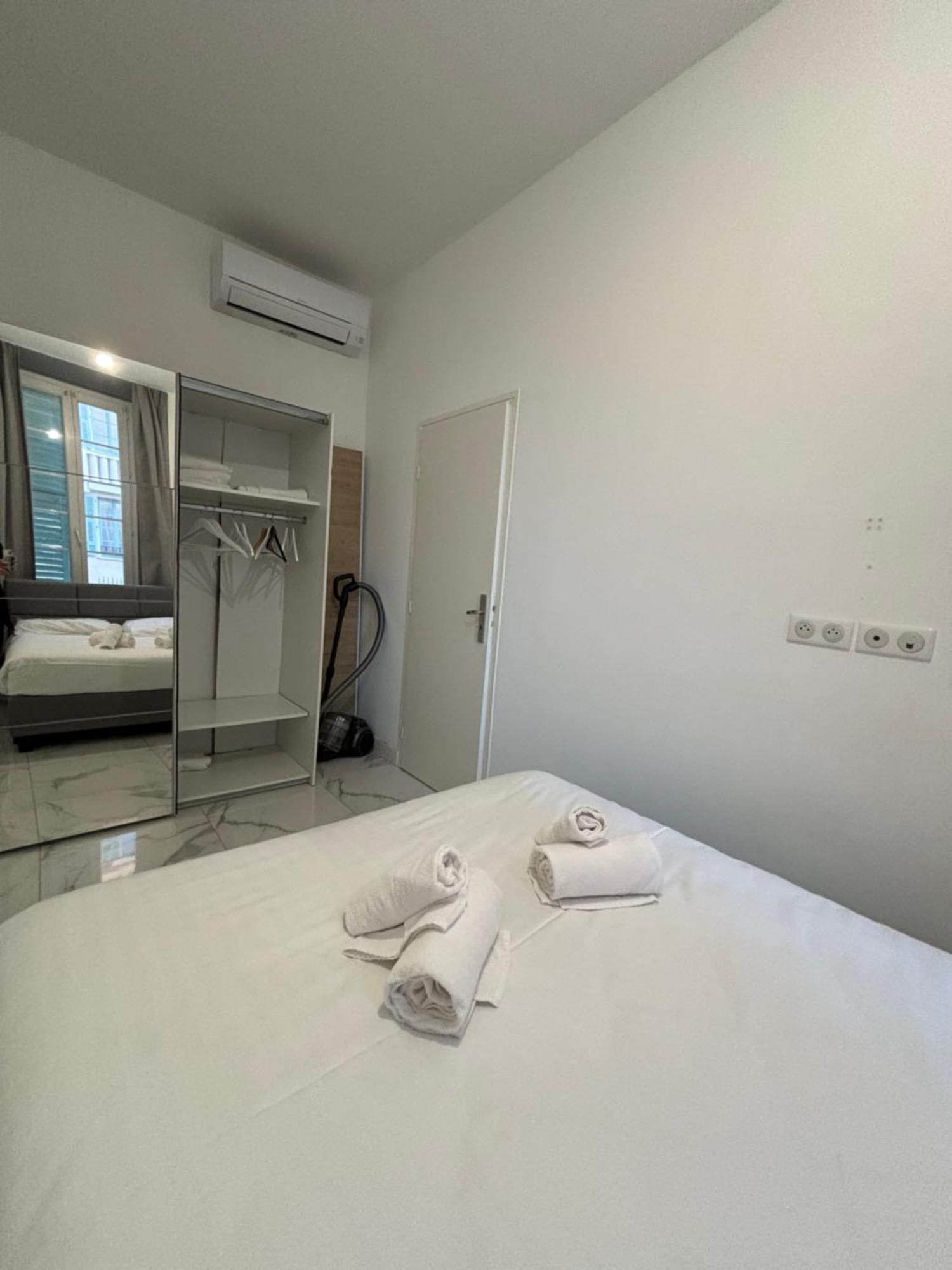 Appartement 4 Couchages Idealement Place Promenade Des Anglais / Cours Saleya Nice Exterior photo